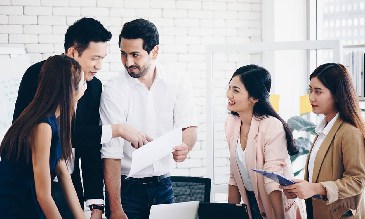 BazaarMentor messaging app and automation project final delivery